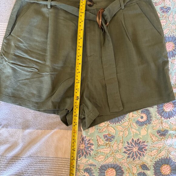 C'est Moi Linen-Blend Belted Shorts - Picture 8 of 8